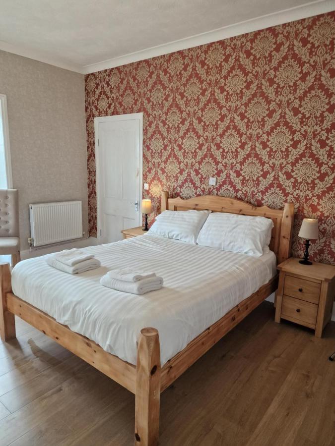 Broadway House Bed & Breakfast Laugharne Exterior photo