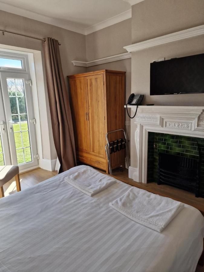 Broadway House Bed & Breakfast Laugharne Exterior photo